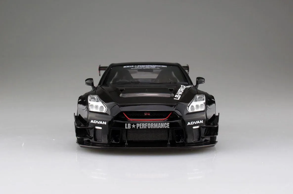 Aoshima 05592 LB-Works R35 GT-R Type 2 Ver.2 1/24 Model Kit