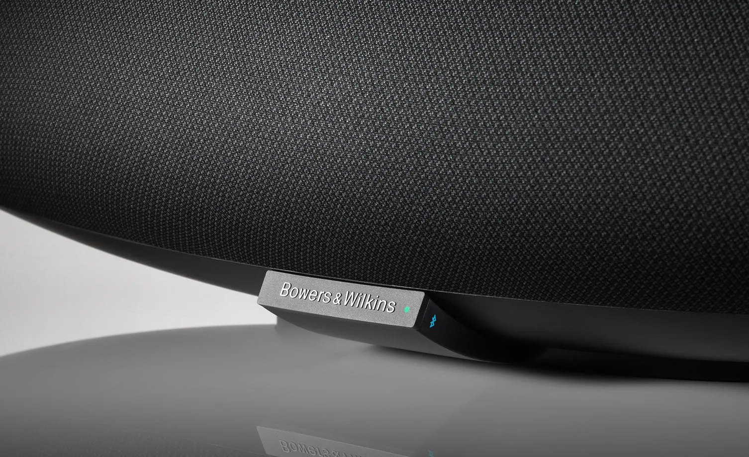 Belaidė garso kolonėlė Bowers & Wilkins Zeppelin Wireless su Bluetooth