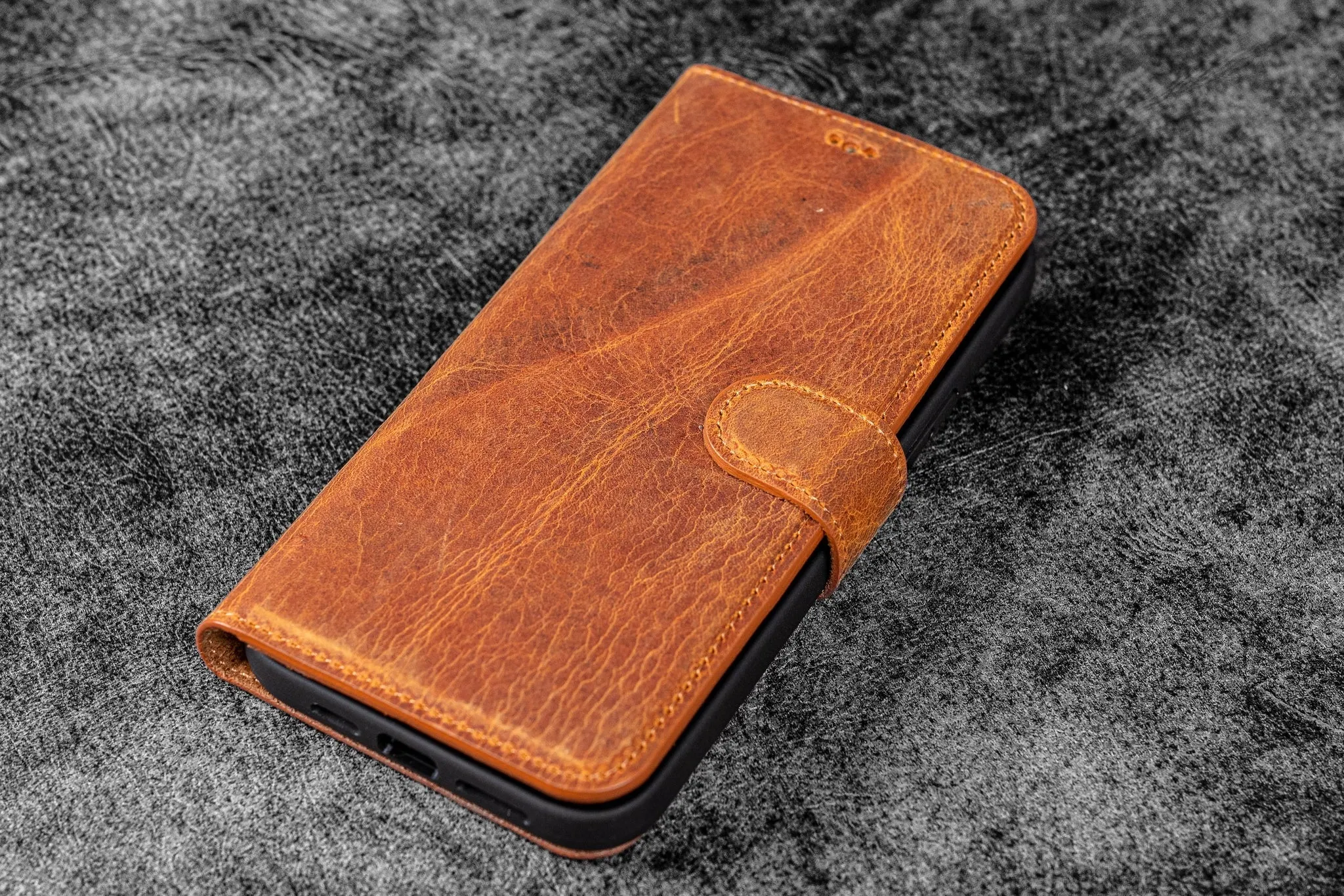 Detachable iPhone 12 / 12 Pro Leather Wallet Case