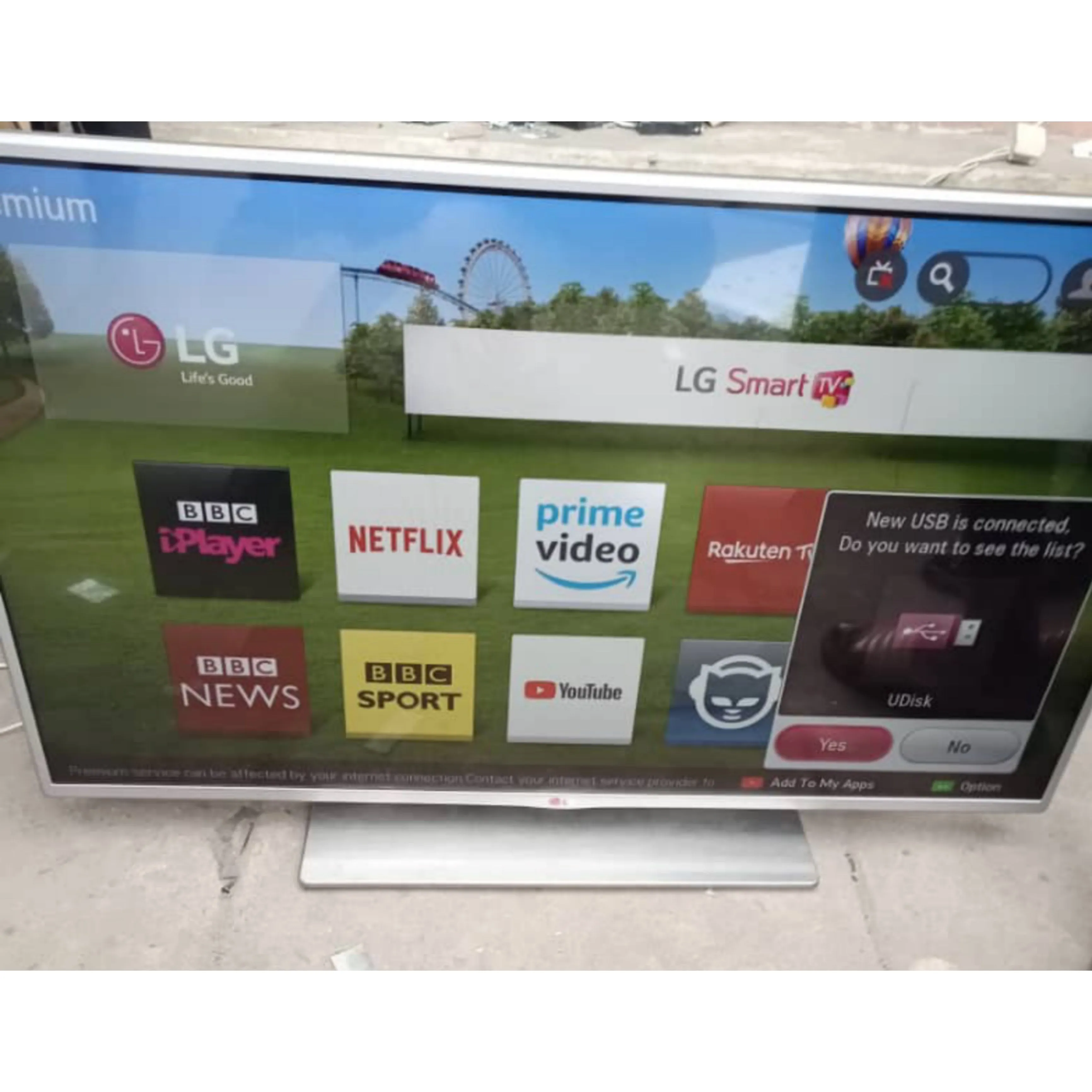 LG 47 Inch 47LB580V Ultra Slim Satellite Smart Internet Full HD TV - UK Used