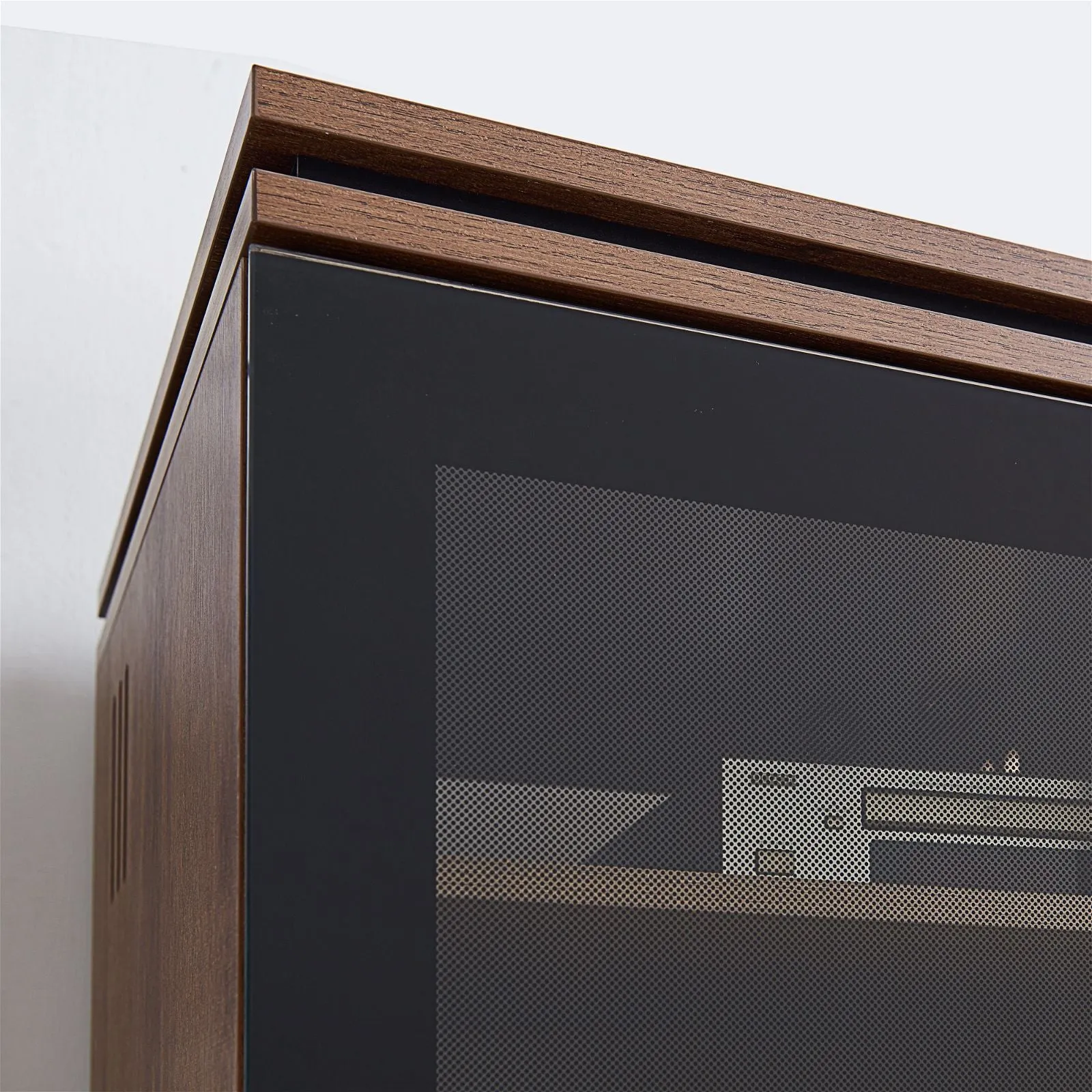 TITAN HiFi Vinyl Dark Oak Entertainment Rack by Tauris™